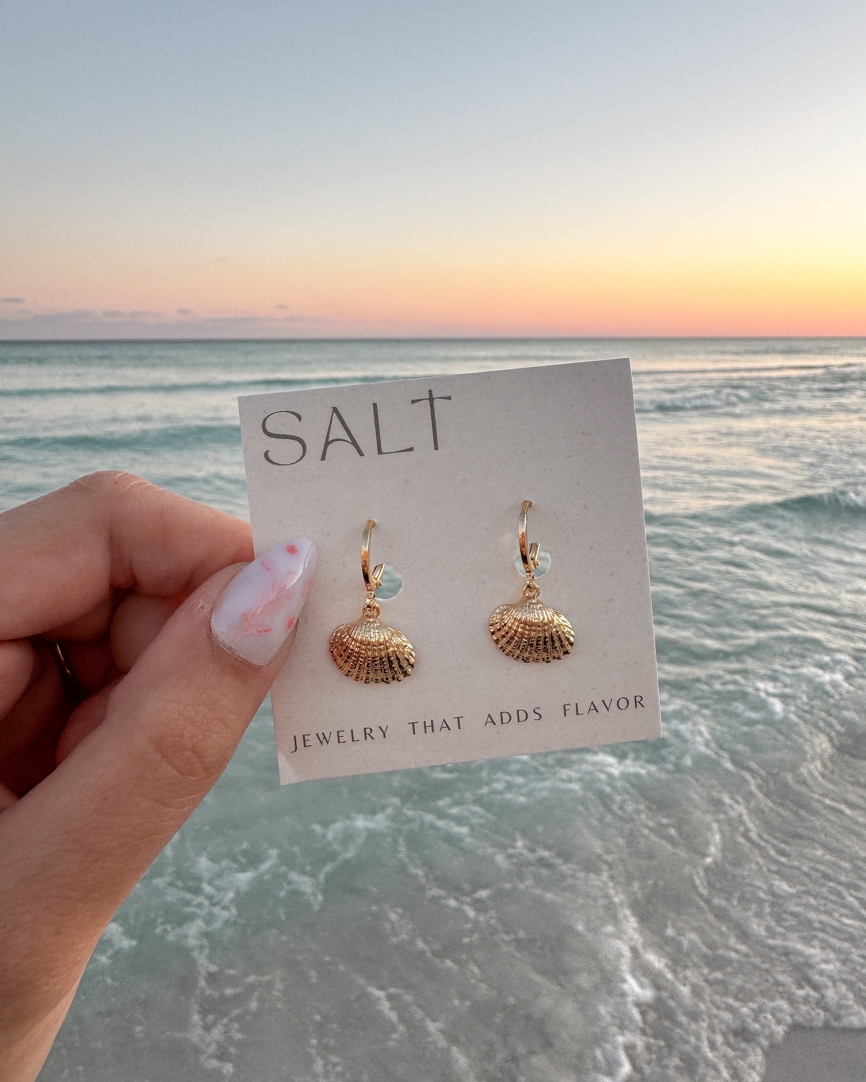 SCALLOP SEASHELL HUGGIE HOOPS | 18k Gold