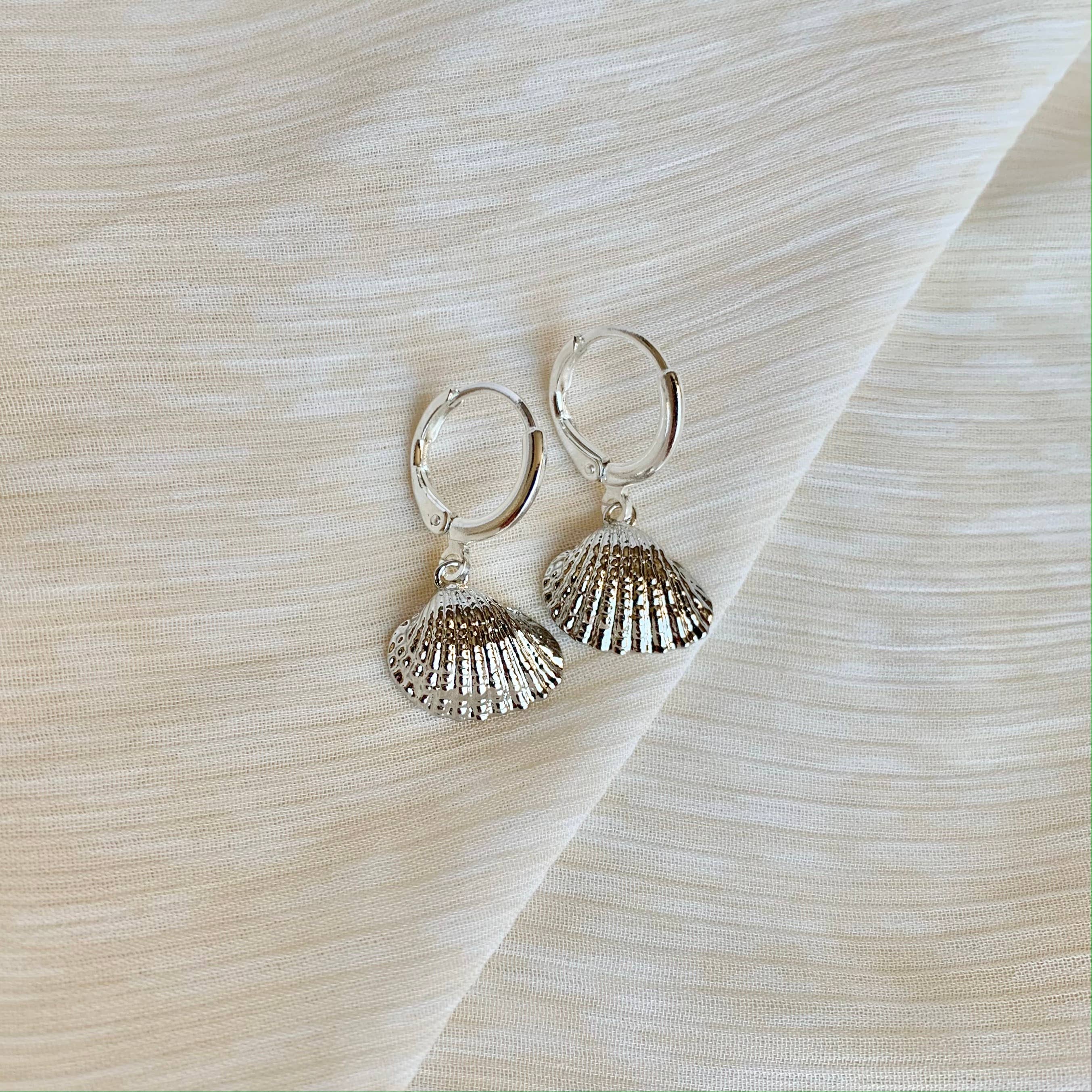 SCALLOP SEASHELL HUGGIE HOOPS | Silver