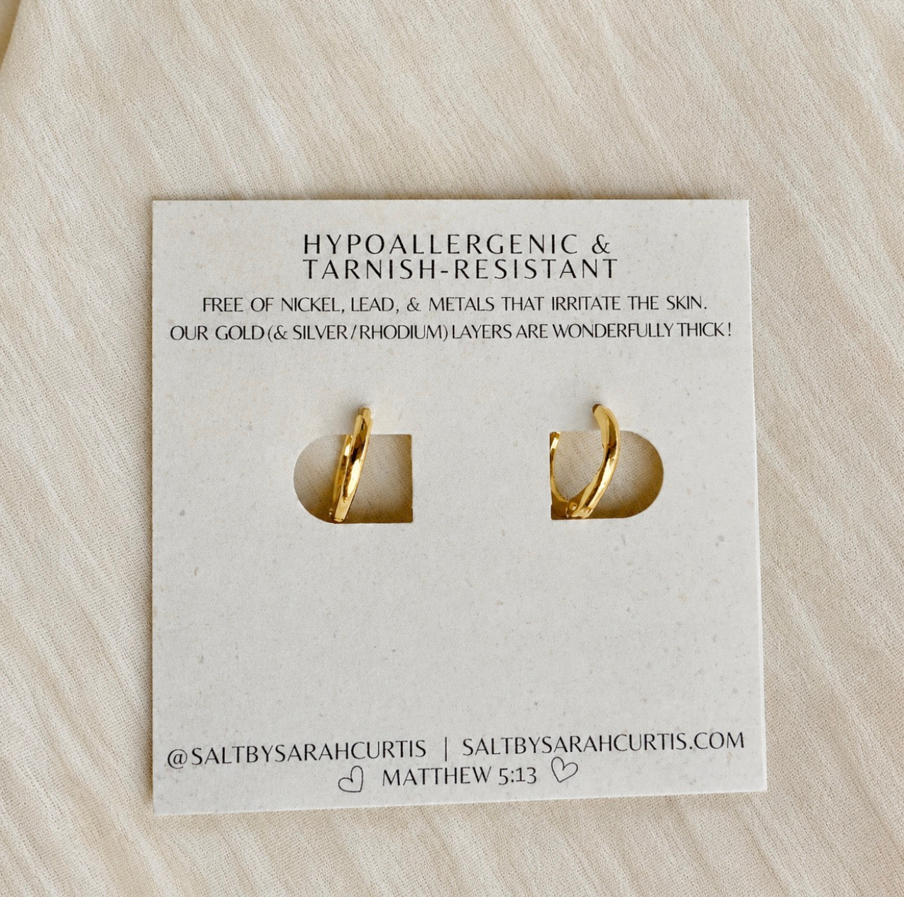 SCALLOP SEASHELL HUGGIE HOOPS | 18k Gold